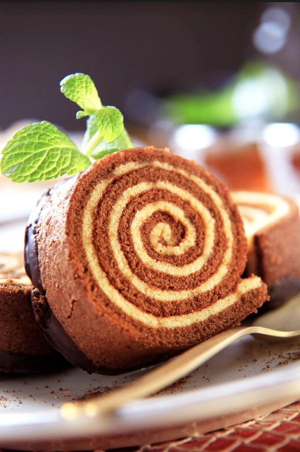 vegánska cokoládová roláda bez vajec a mlieka